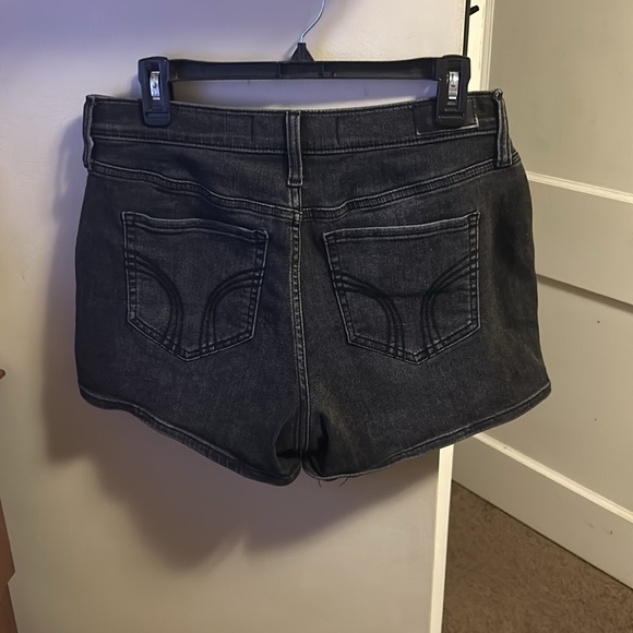 Hollister Shorts - Picture 3 of 3